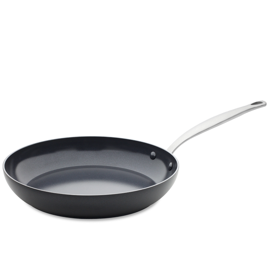 Barcelona Braadpan 32cm zwart zijaanzicht