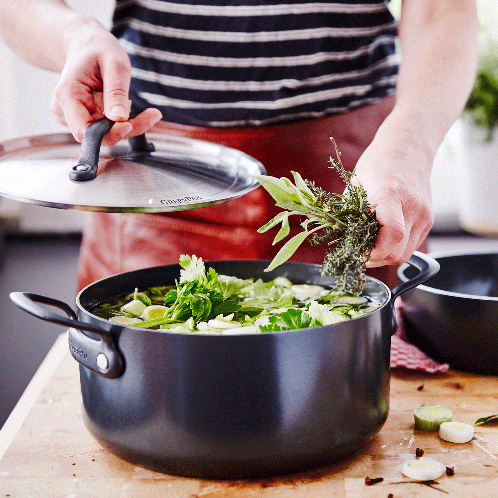 Craft Gryde 24cm/4,9L med keramisk non-stick belægning og låg