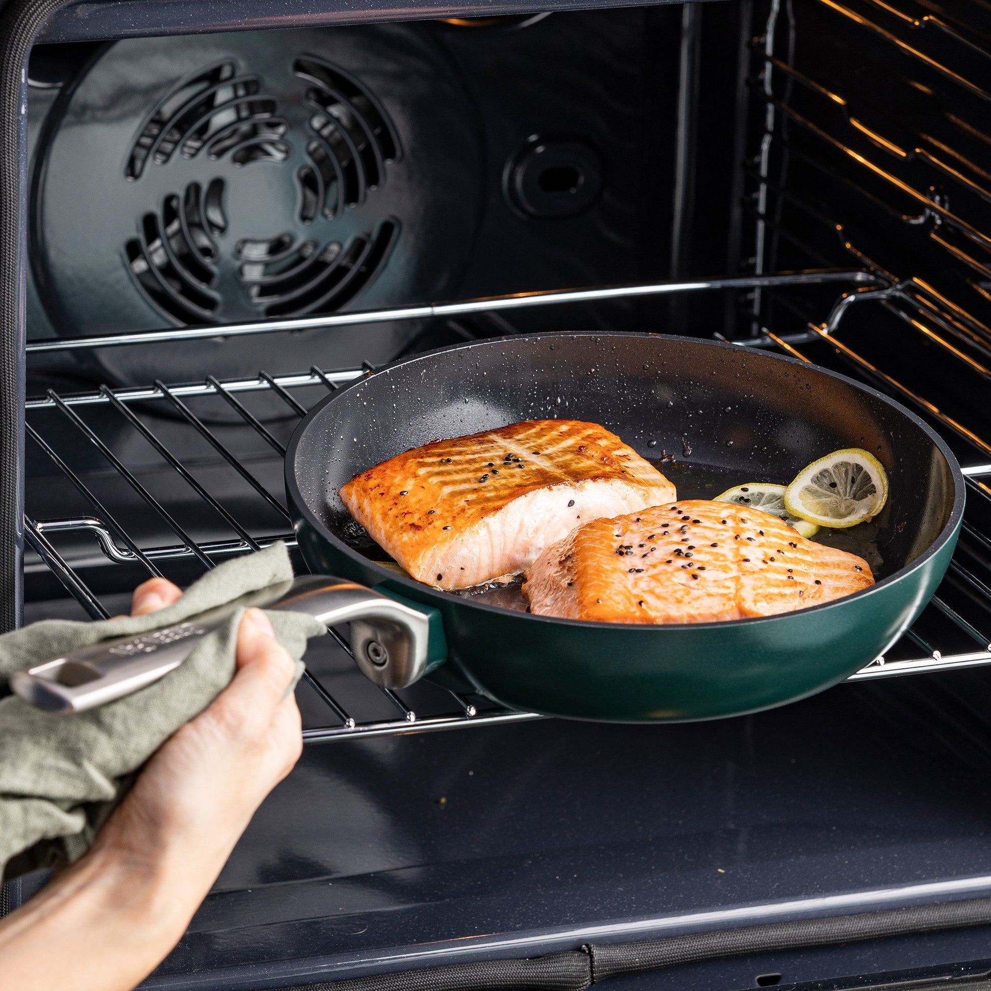 Evolution Pine Green 3-delige 24+28cm set groen in oven 