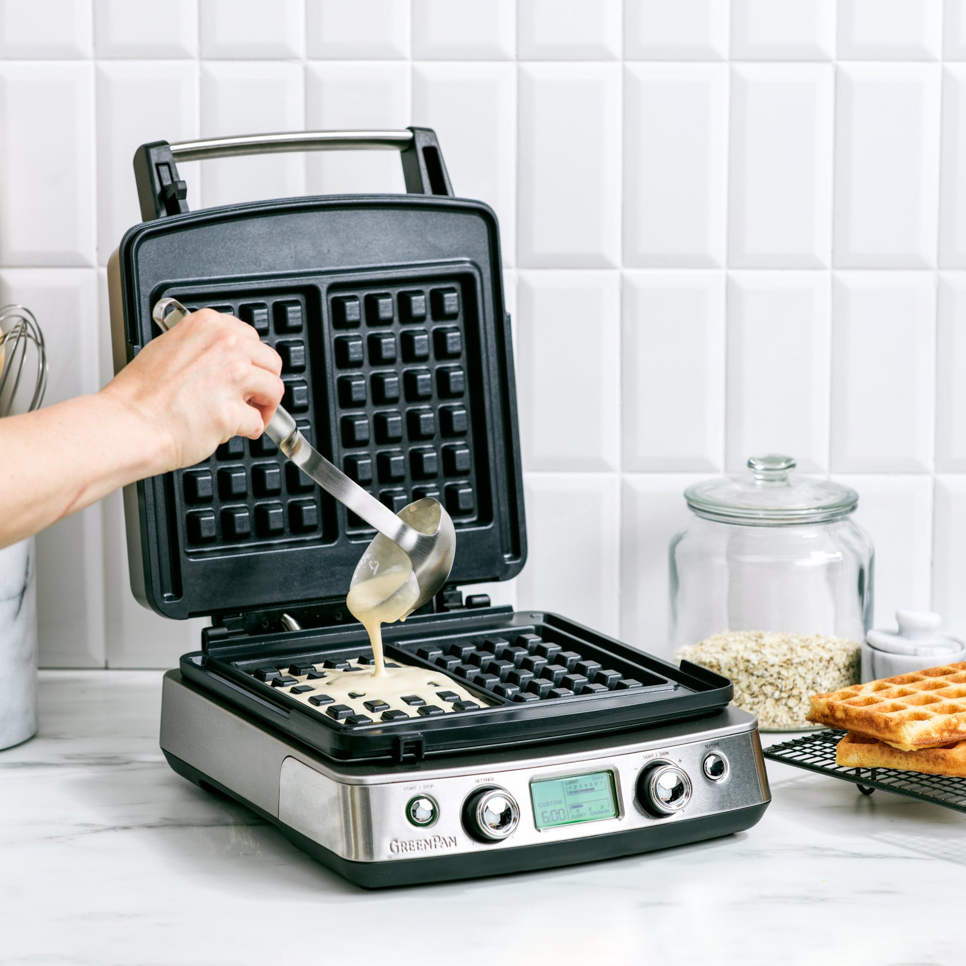 Wafelijzer Stainless Steel (incl. 2 sets wafelplaten) met deeg