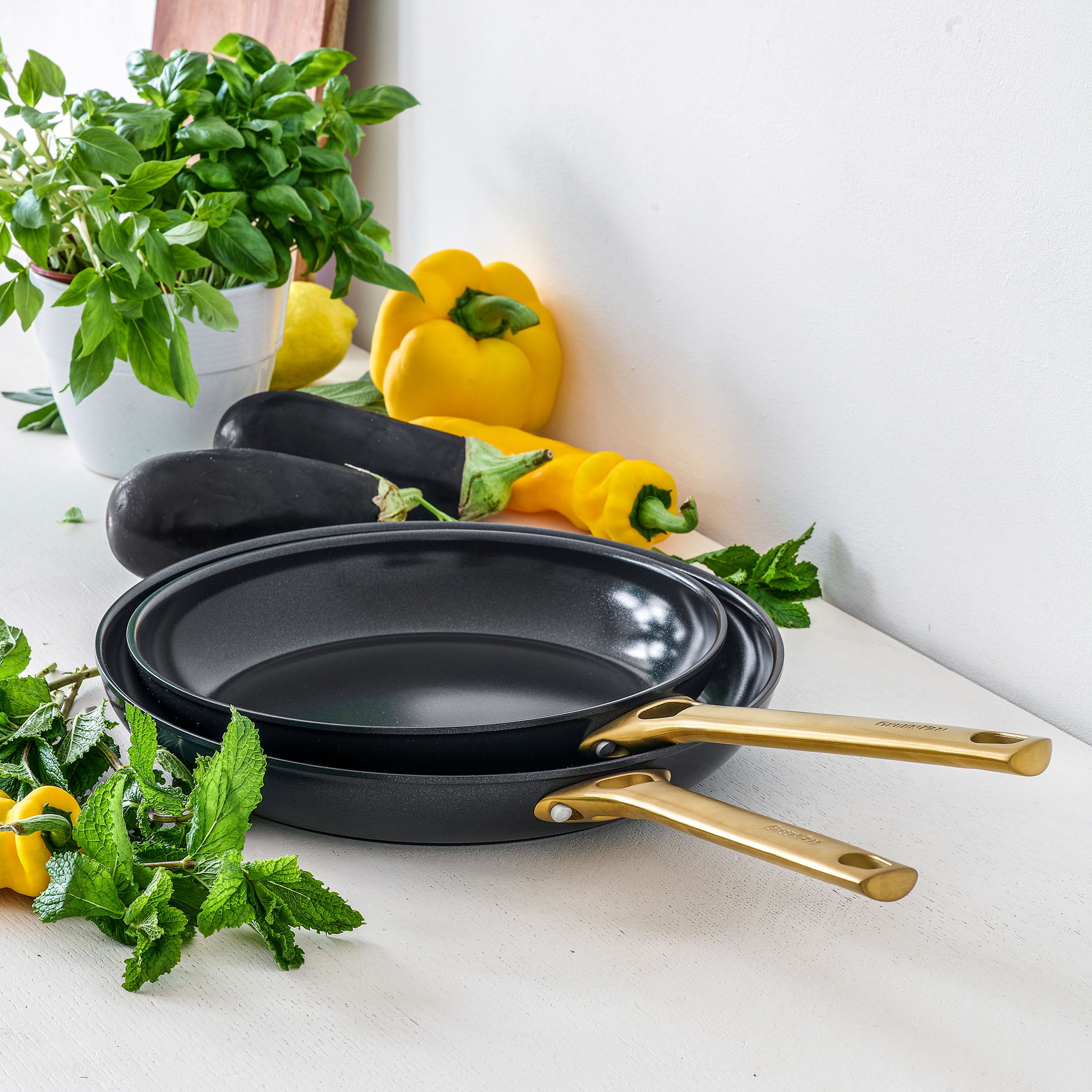 Padova Pro Black Stegepandesæt met 2 dele ( 24 + 28cm )